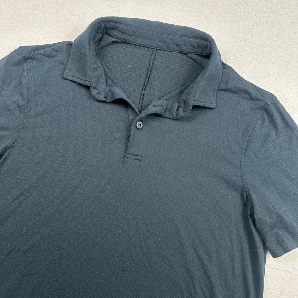 Lululemon Evolution Polo Shirt Men Small Dark Navy Blue Short Sleeve Golf Active